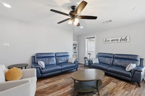 $443,000 | 101 South Haven Place, Waxahachie, TX 75165