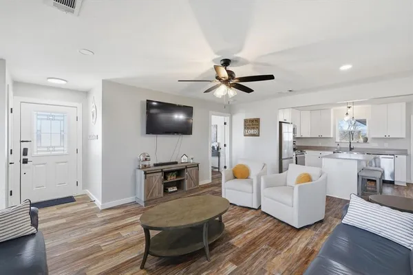 $443,000 | 101 South Haven Place, Waxahachie, TX 75165