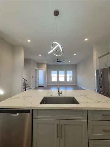 $3,750 | 1611 Parker Street, Houston, TX 77007