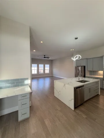 $3,750 | 1611 Parker Street, Houston, TX 77007