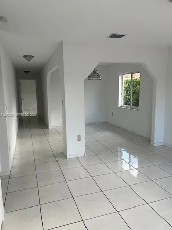 $3,500 | 3165 Southwest 26th Street, Unit 2, Miami, FL 33133
