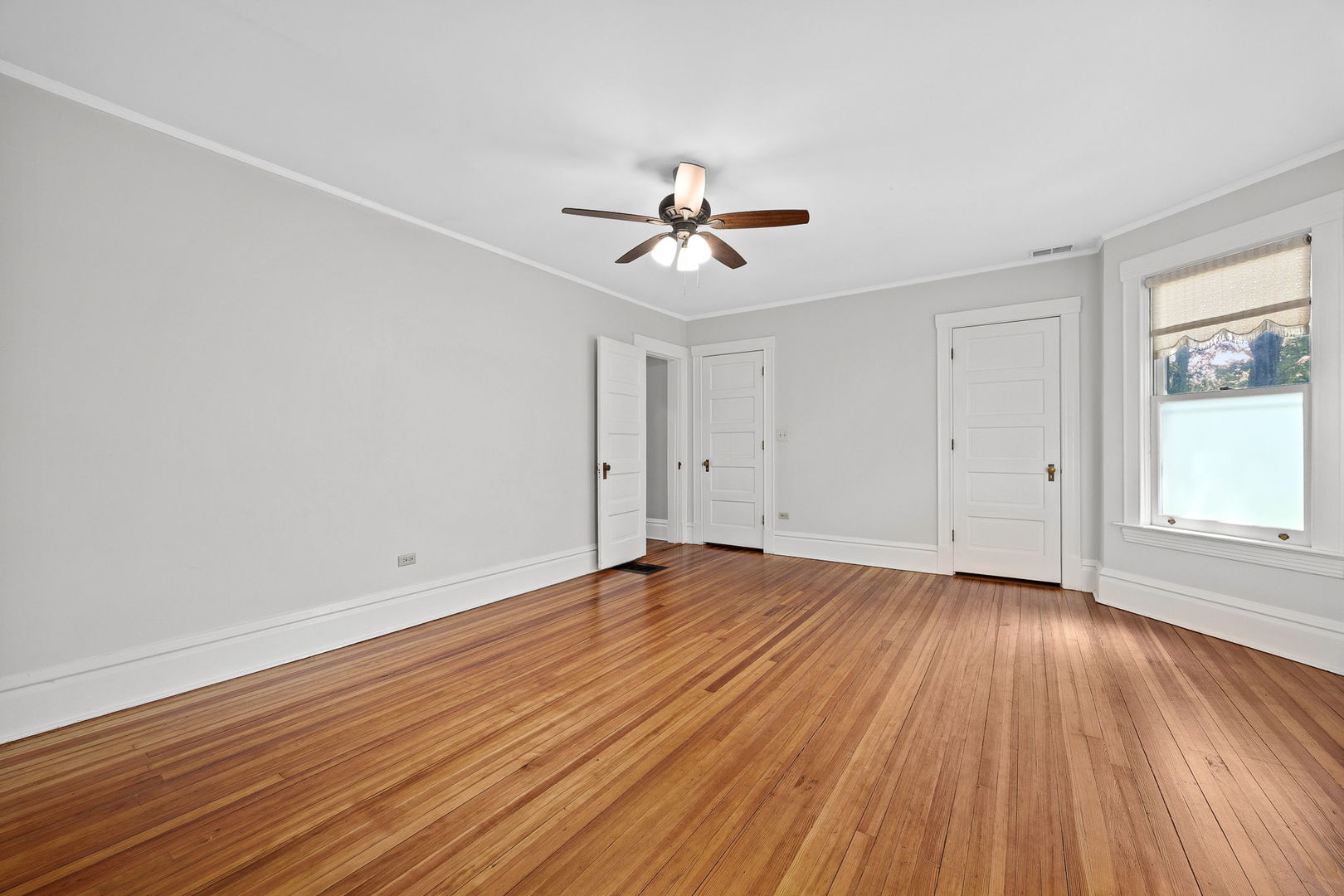 350 North Delaplaine Road Riverside, IL 60546 - Photo 21 of 50 Gallery Image 21