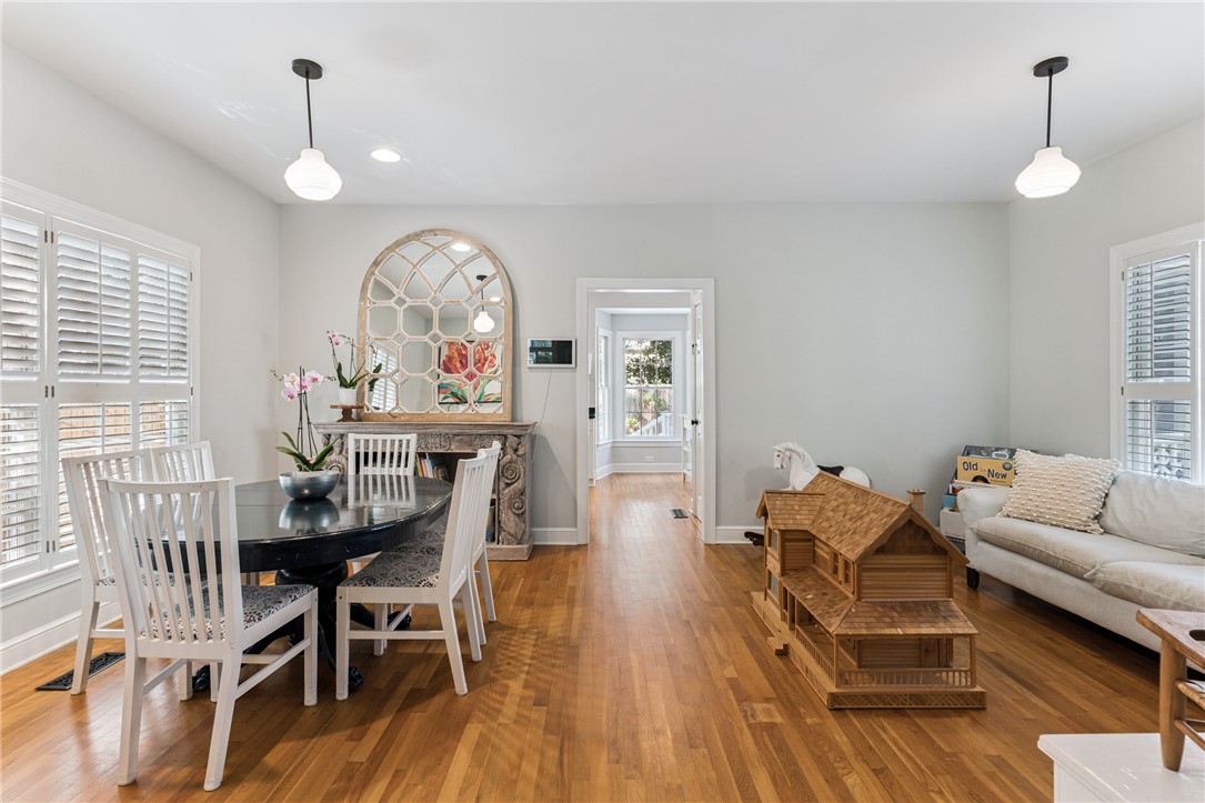 112 Rosemont Street St. Simons Island, GA 31522 - Photo 11 of 39 Dining/Den Area