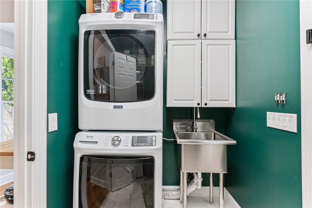 112 Rosemont Street St. Simons Island, GA 31522 - Photo 29 of 39 Laundry utility area