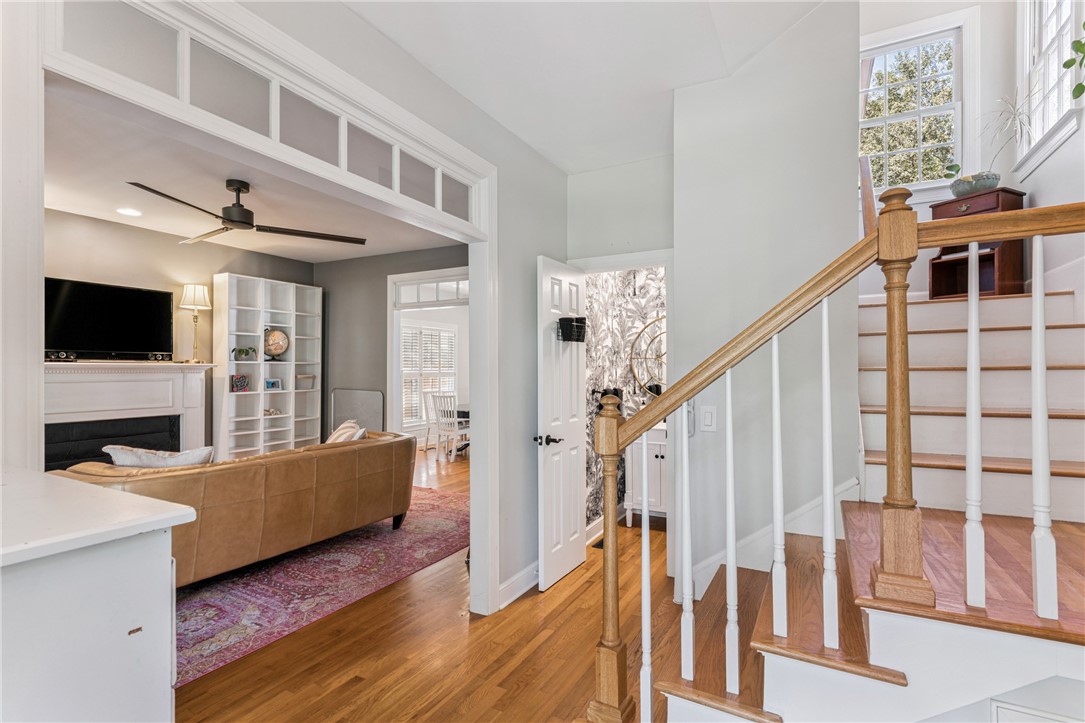 112 Rosemont Street St. Simons Island, GA 31522 - Photo 3 of 39 Foyer with beautiful transom cased opening