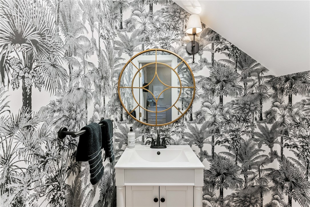 112 Rosemont Street St. Simons Island, GA 31522 - Photo 5 of 39 Downstairs half bath