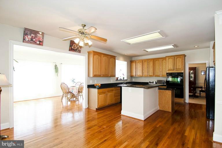 18612 Thundercloud Road Boyds, MD 20841 - Photo 14 of 24 Gourmet Kitchen