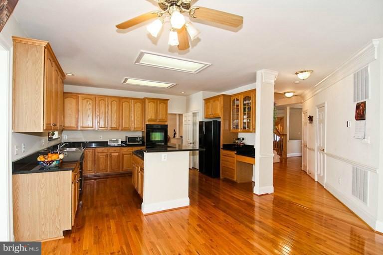 18612 Thundercloud Road Boyds, MD 20841 - Photo 21 of 24 Gourmet Kitchen with Island
