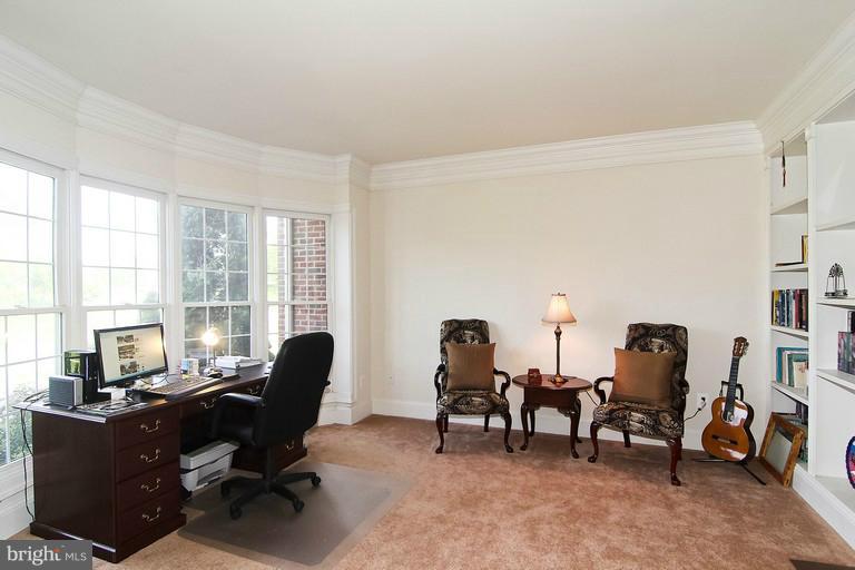 18612 Thundercloud Road Boyds, MD 20841 - Photo 22 of 24 Library