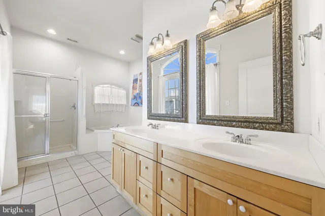 $3,899,000 | 813 Ocean Avenue, Surf City, NJ 08008