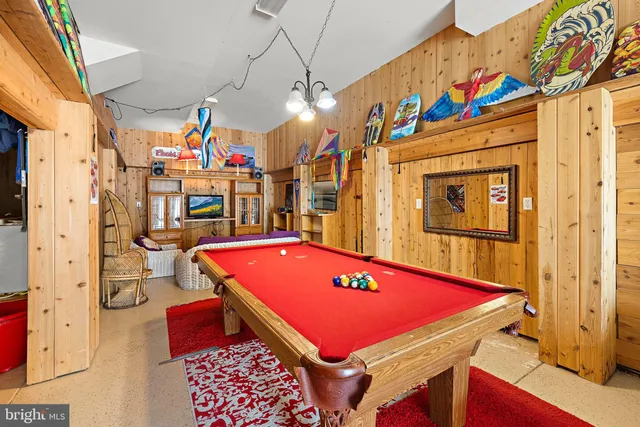 $3,899,000 | 813 Ocean Avenue, Surf City, NJ 08008