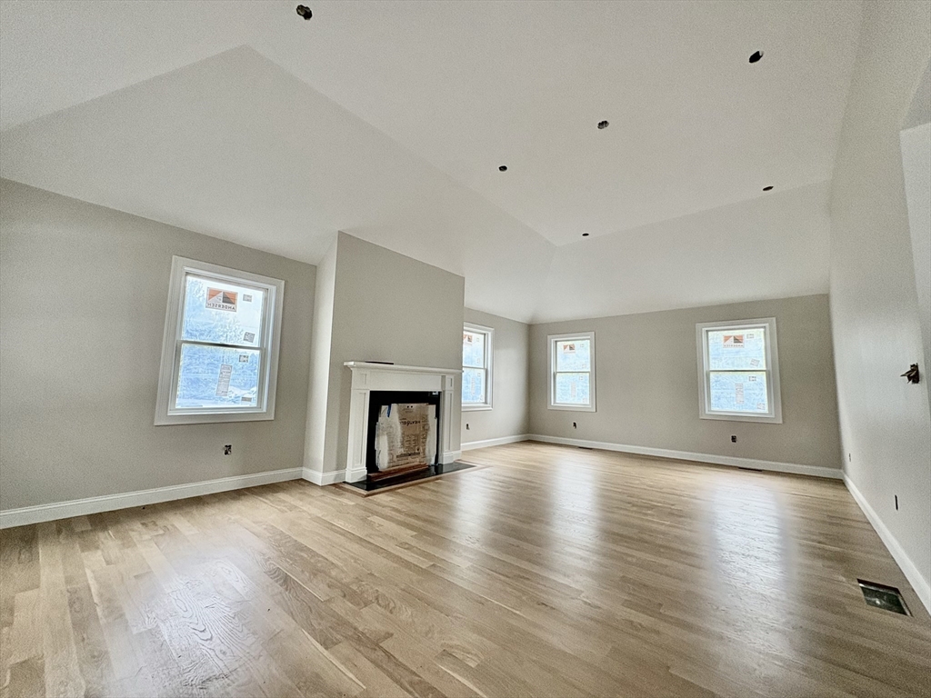 11 Beverly Road Billerica, MA 01821 - Photo 6 of 21 Gallery Image 6