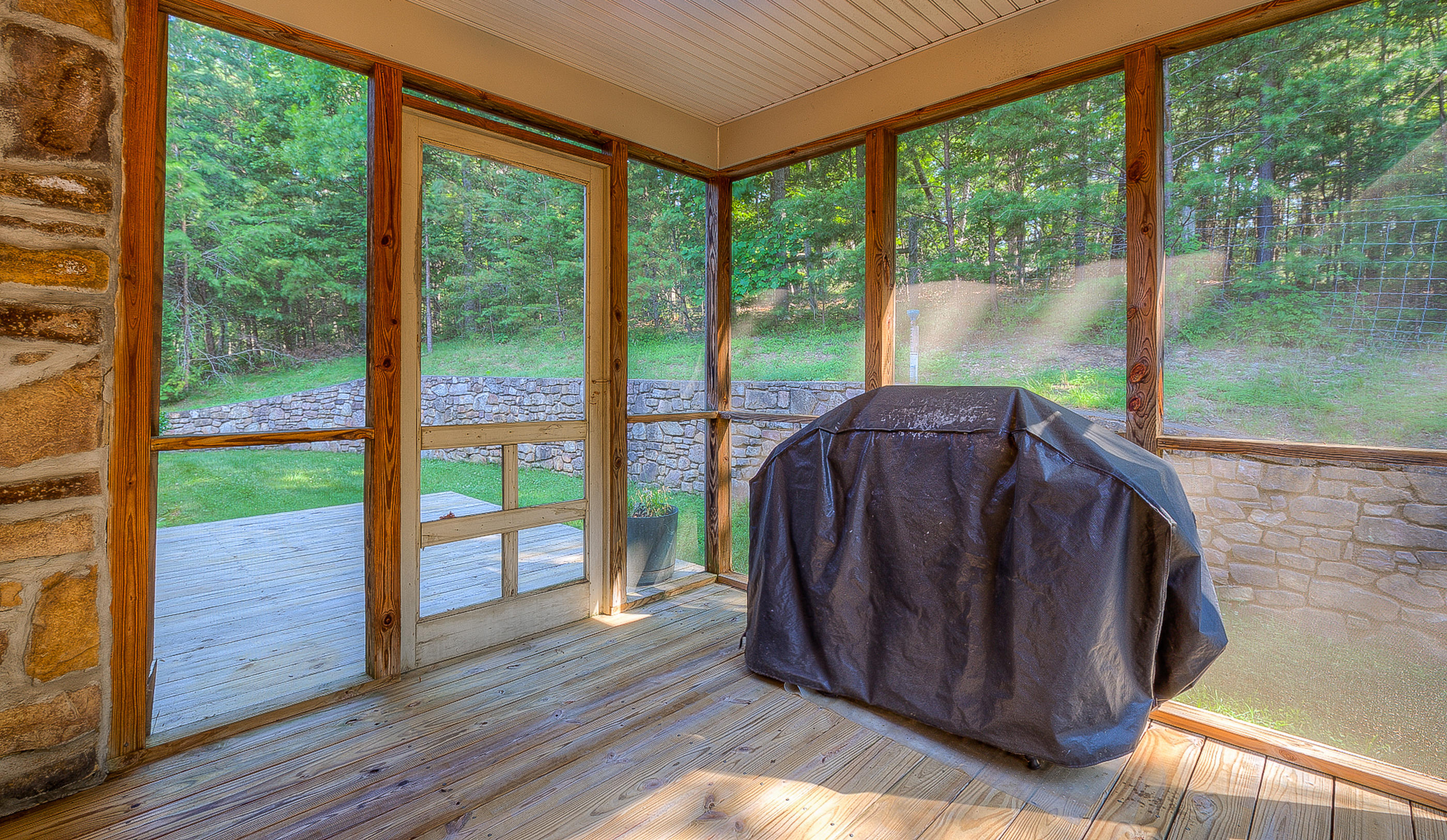 514 Scalybark Drive Blue Ridge, VA 24064 - Photo 22 of 25 IMG_7770_1_2