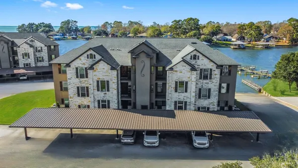 $425,000 | 2112 Fm 3186, Unit C4, Onalaska, TX 77360