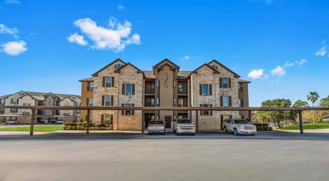 $425,000 | 2112 Fm 3186, Unit 4, Onalaska, TX 77360