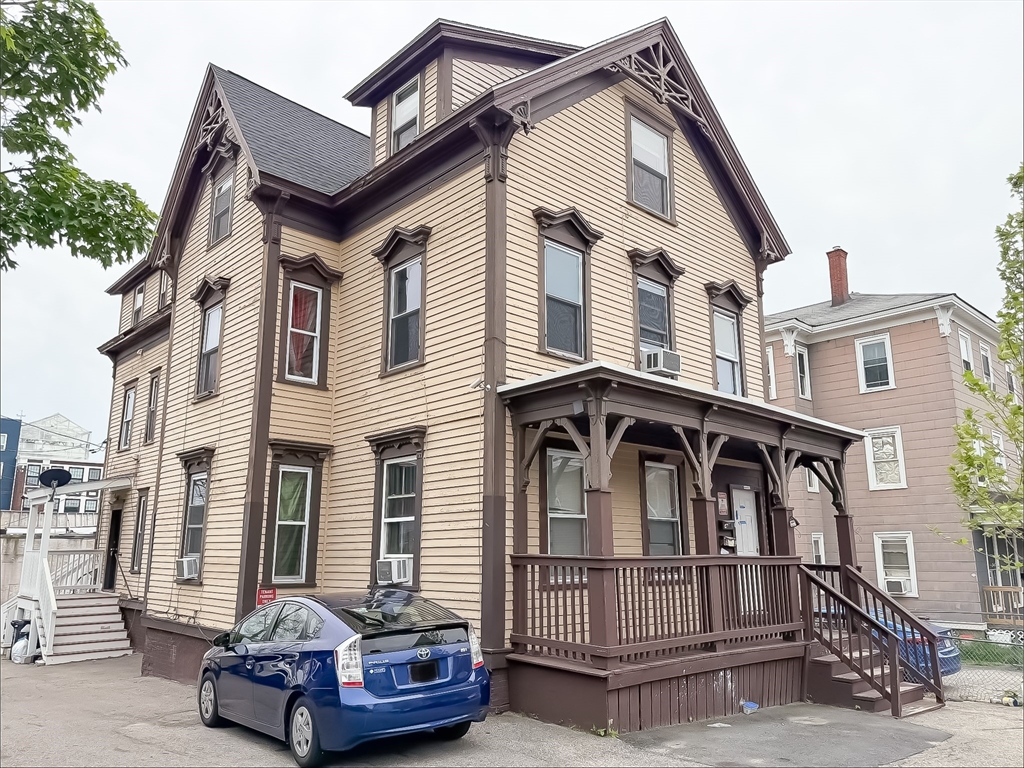 127 Austin Street Worcester, MA 01609 - Photo 1 of 20
