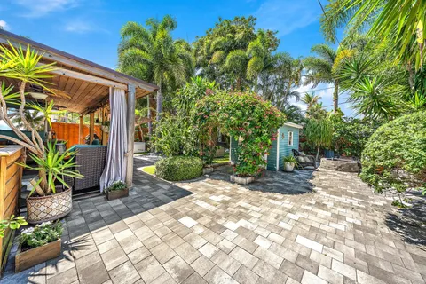 $714,999 | 823 Selkirk Street, West Palm Beach, FL 33405