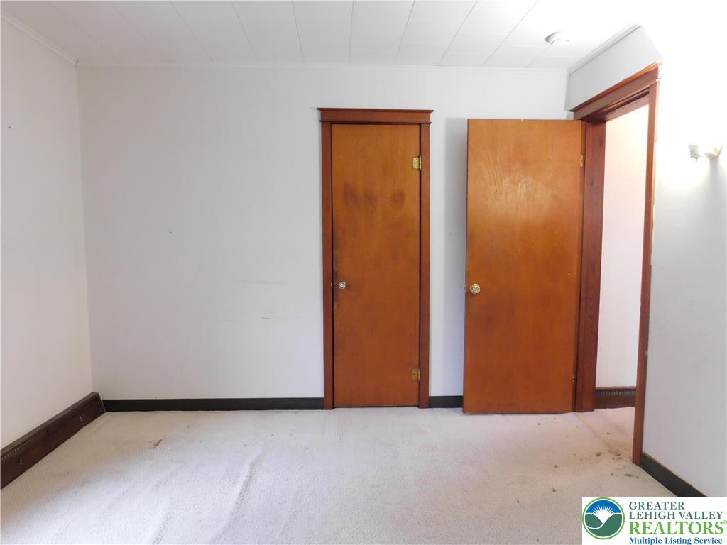 1037 Maple Street Bethlehem, PA 18018 - Photo 16 of 24