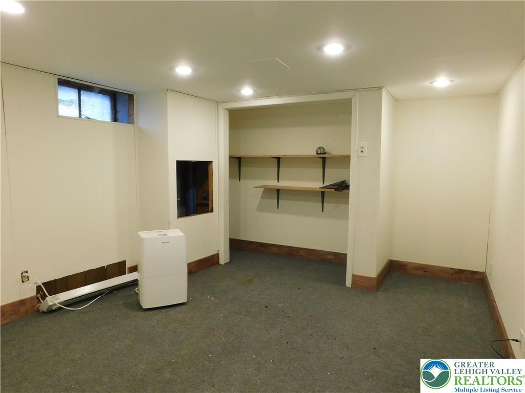 1037 Maple Street Bethlehem, PA 18018 - Photo 20 of 24