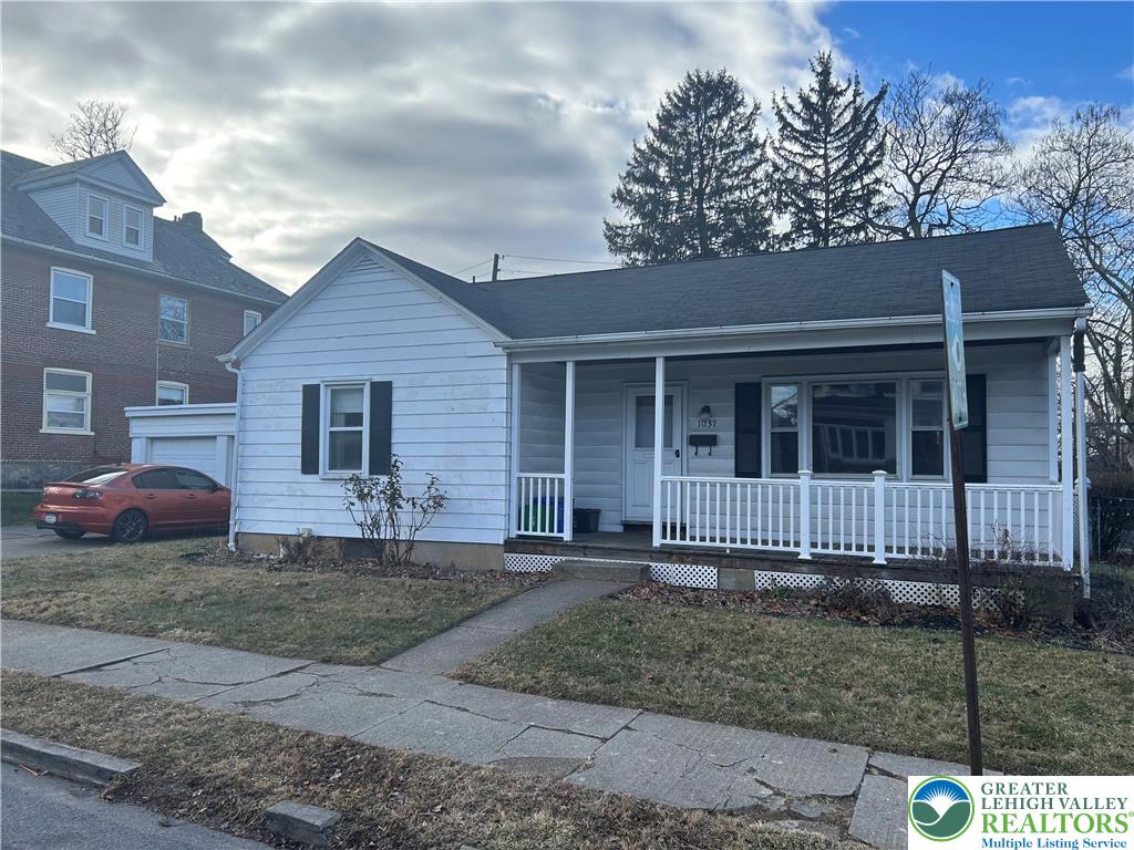 1037 Maple Street Bethlehem, PA 18018 - Photo 3 of 24