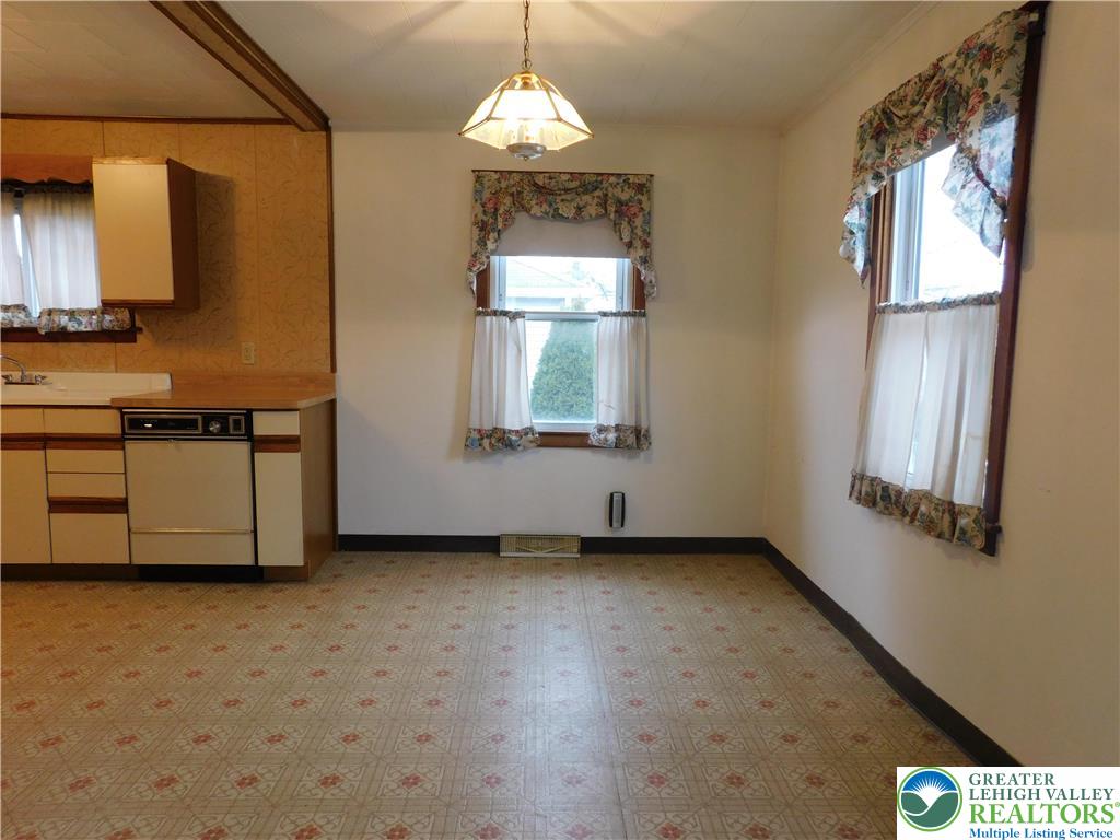 1037 Maple Street Bethlehem, PA 18018 - Photo 10 of 24