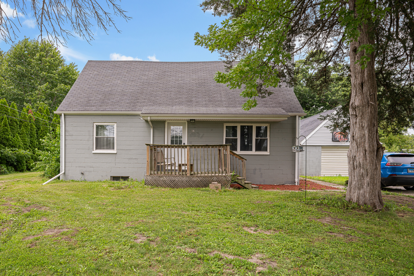 1606 Coyne Center Road Milan, IL 61264 - Photo 1 of 30