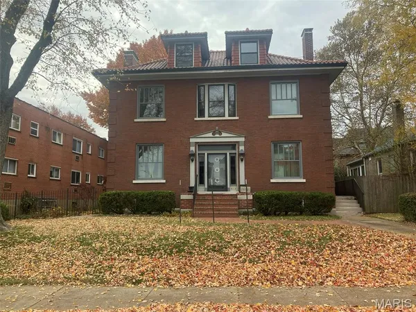 $595,000 | 3012 Lafayette Avenue, St. Louis, MO 63104