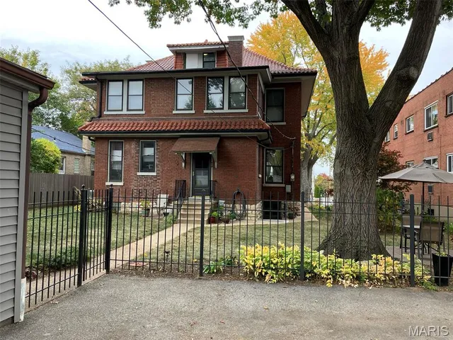 $640,000 | 3012 Lafayette Avenue, St. Louis, MO 63104