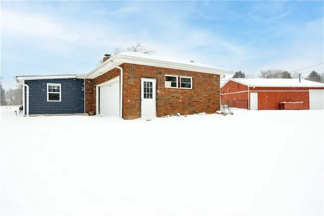 $288,000 | 820 Greenville Road, Mercer, PA 16137