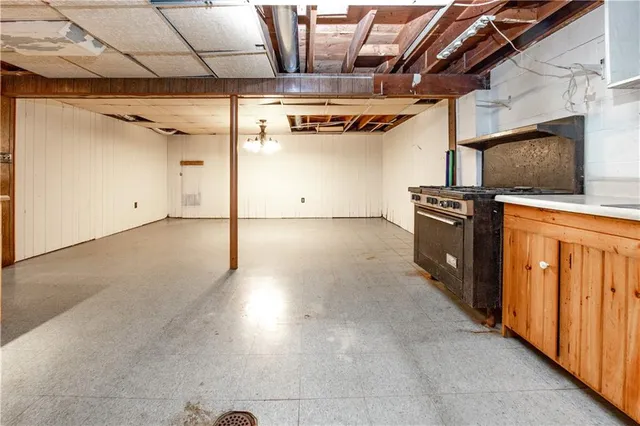 $288,000 | 820 Greenville Road, Mercer, PA 16137