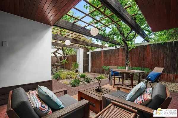 $750,000 | 465 North Calle Rolph, Palm Springs, CA 92262
