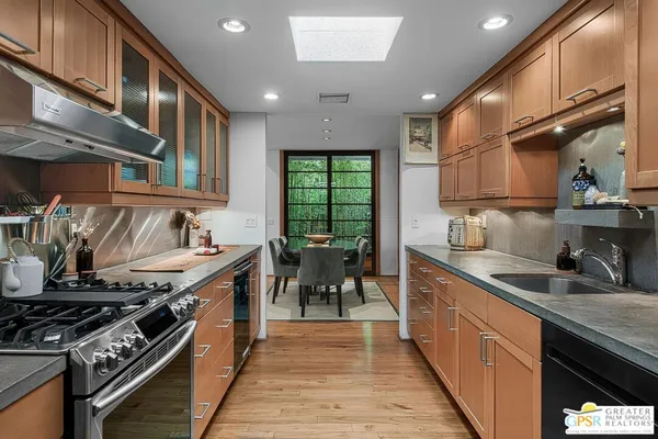 $750,000 | 465 North Calle Rolph, Palm Springs, CA 92262