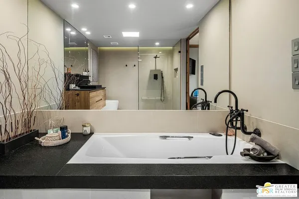 $750,000 | 465 North Calle Rolph, Palm Springs, CA 92262