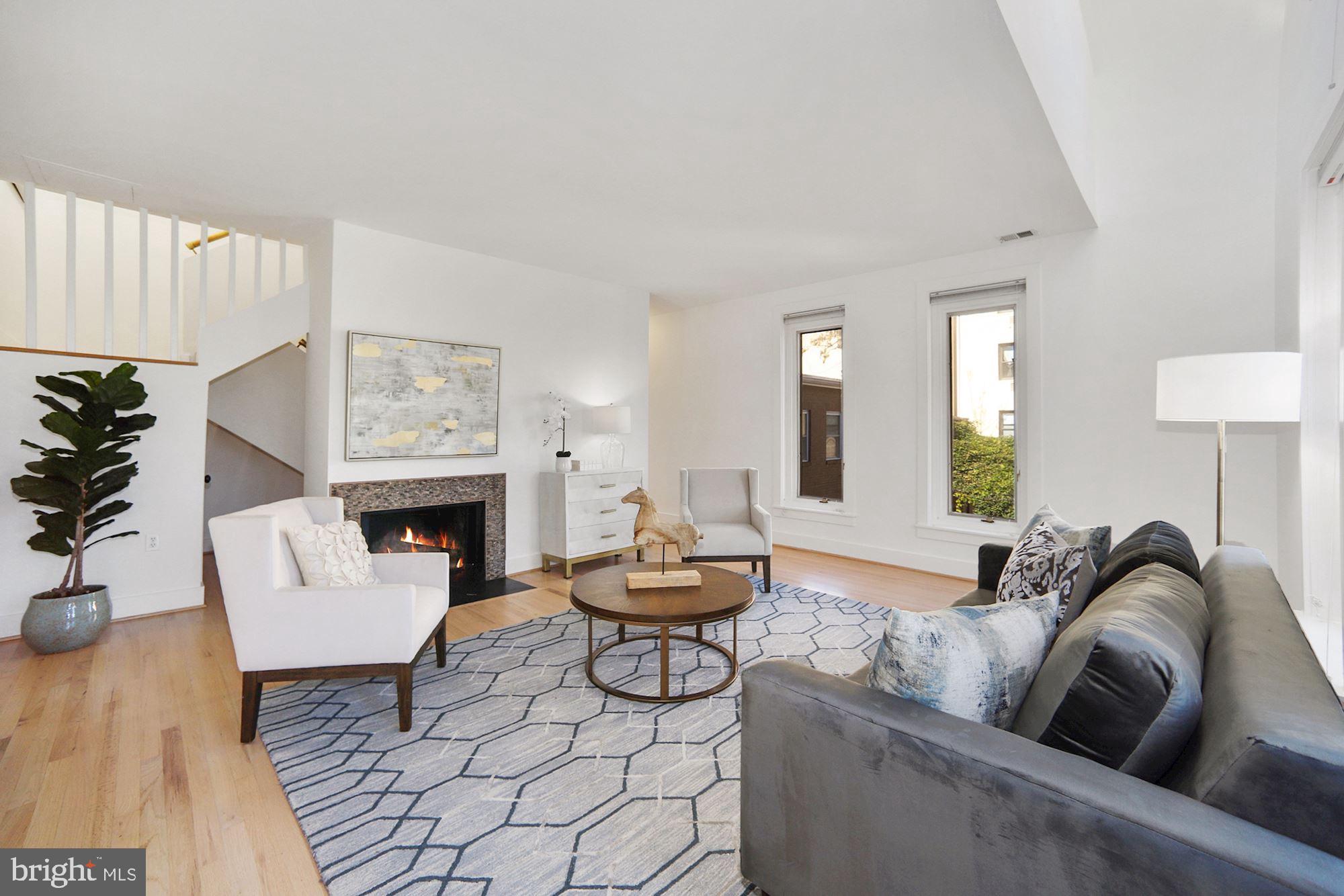 GREAT ROOM WITH SOARING CEILINGS