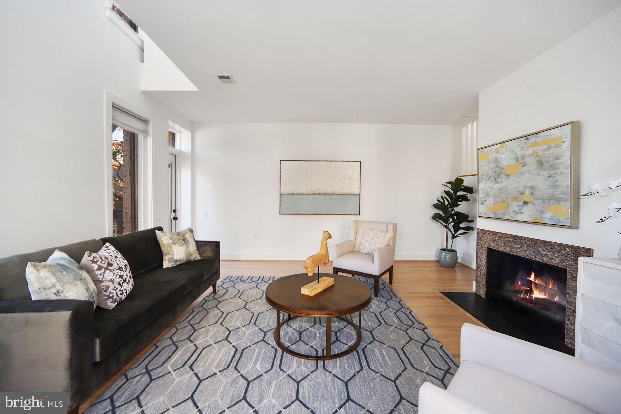 WOOD-BURNING FIREPLACE IN GREAT ROOM