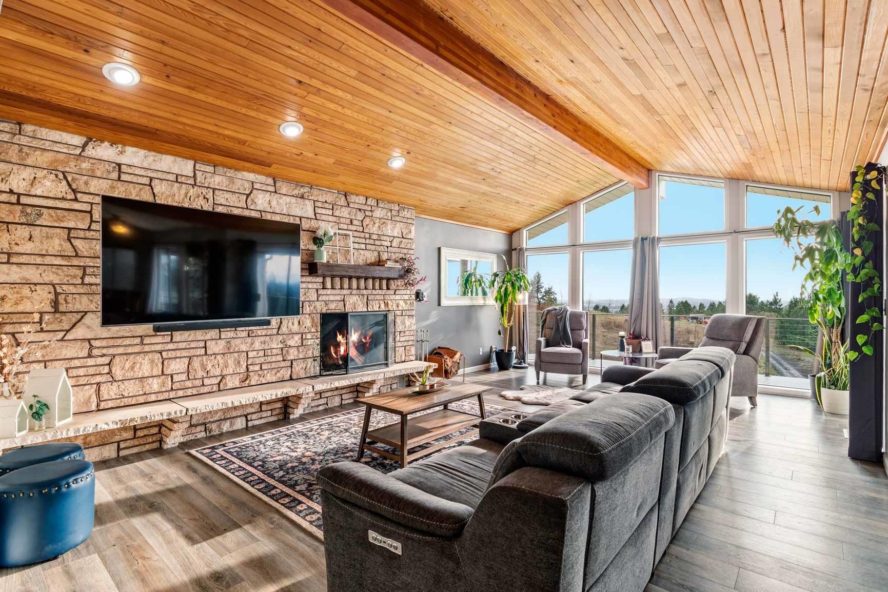 16740 Foothills Road Spokane, WA 99217 - Photo 2 of 50