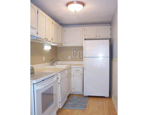 82 Leonard Road, Unit 82 Boxborough, MA 01719 - Photo 2 of 8