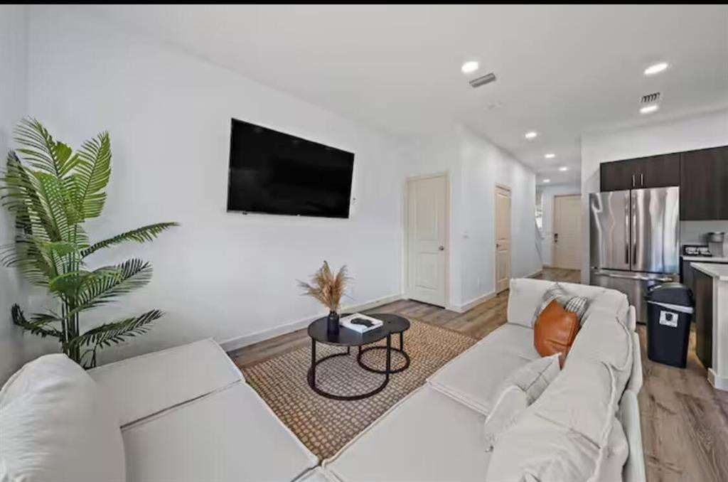1559 West 26th Court, Unit 3 Riviera Beach, FL 33404 - Photo 4 of 17 Photo 4