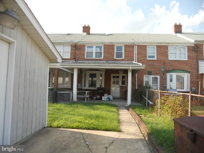 7243 Stratton Way Baltimore, MD 21224 - Photo 12 of 28 Exterior (Rear)