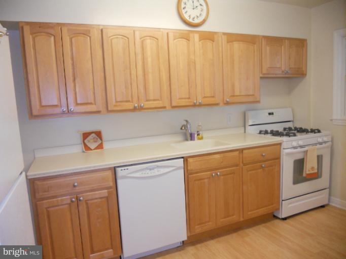 7243 Stratton Way Baltimore, MD 21224 - Photo 21 of 28 Kitchen