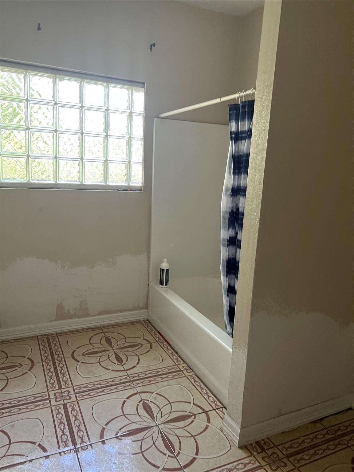 7715 West Hardy Road Houston, TX 77022 - Photo 6 of 11