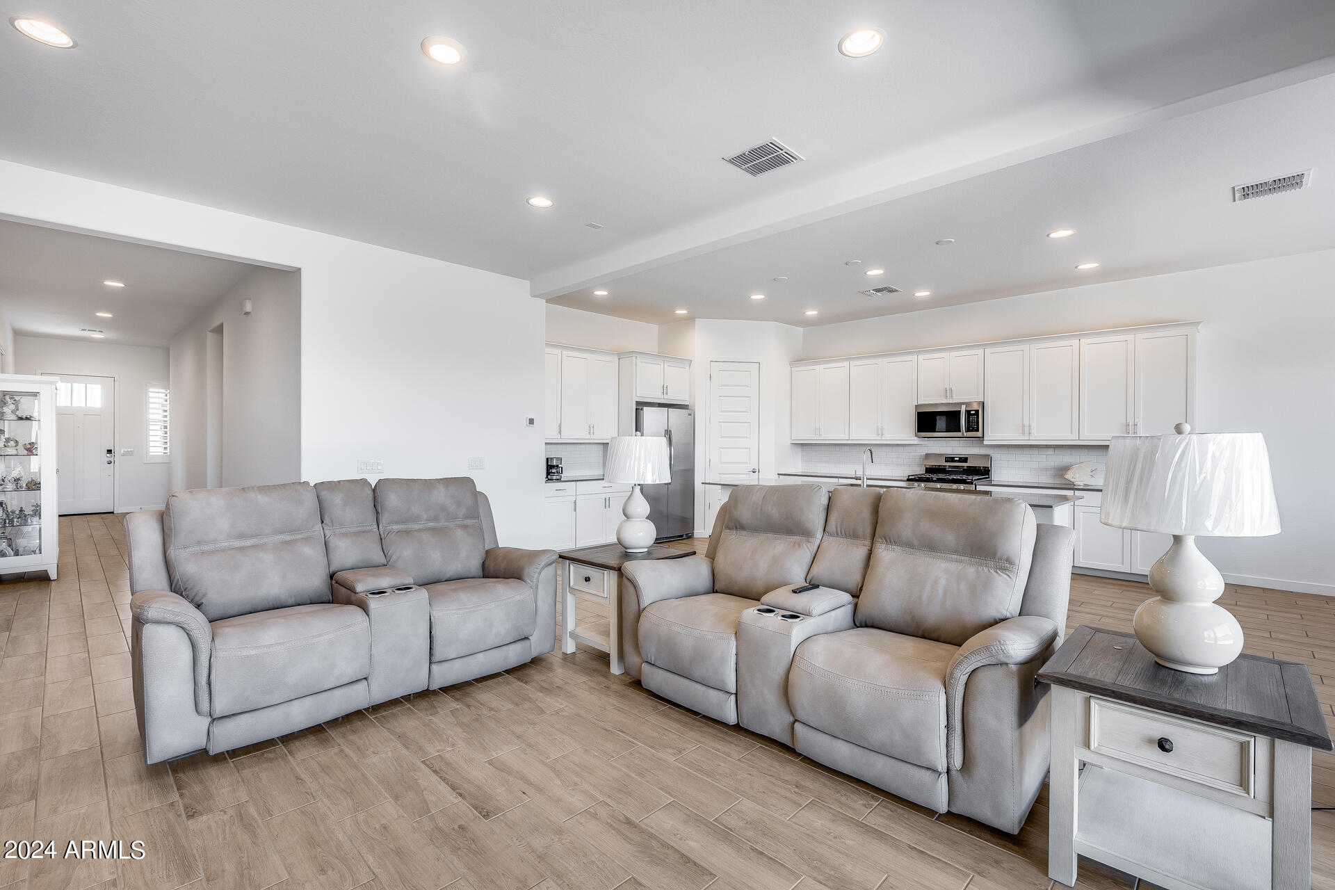 3920 West Summerside Road Laveen, AZ 85339 - Photo 4 of 23 Living Area