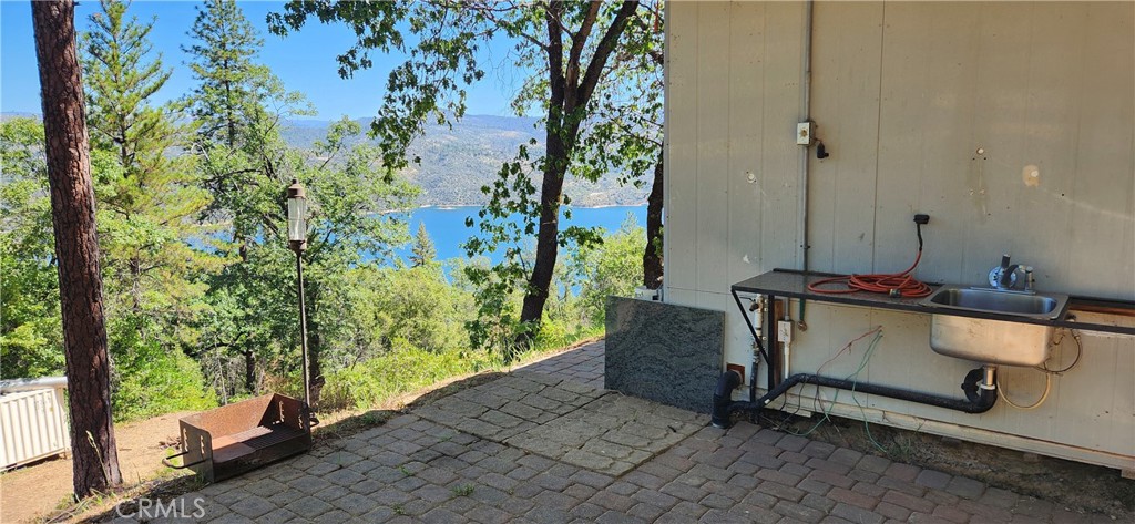 74 Lakeview Ridge Oroville, CA 95966 - Photo 13 of 42 Outdoor sink under lighted covered area
