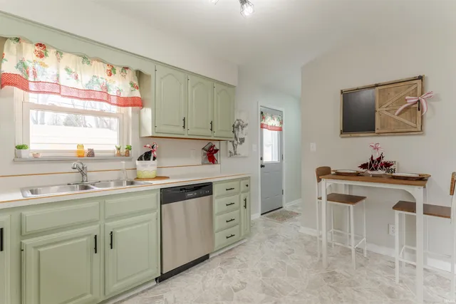 $209,900 | 1000 North Fairlawn Avenue, Evansville, IN 47711