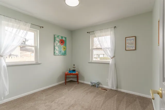 $209,900 | 1000 North Fairlawn Avenue, Evansville, IN 47711