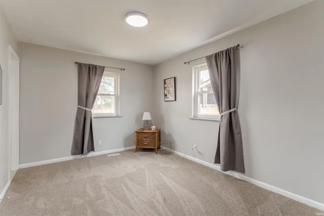 $209,900 | 1000 North Fairlawn Avenue, Evansville, IN 47711