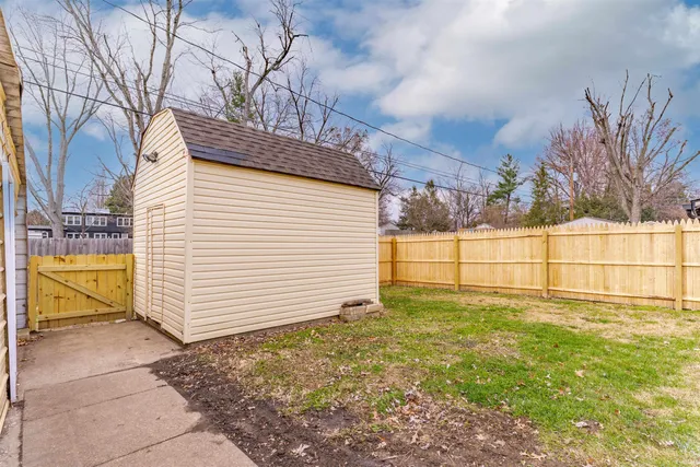 $209,900 | 1000 North Fairlawn Avenue, Evansville, IN 47711