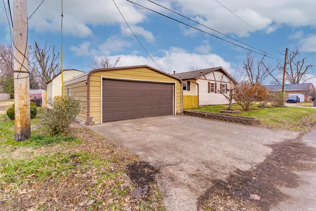 $209,900 | 1000 North Fairlawn Avenue, Evansville, IN 47711