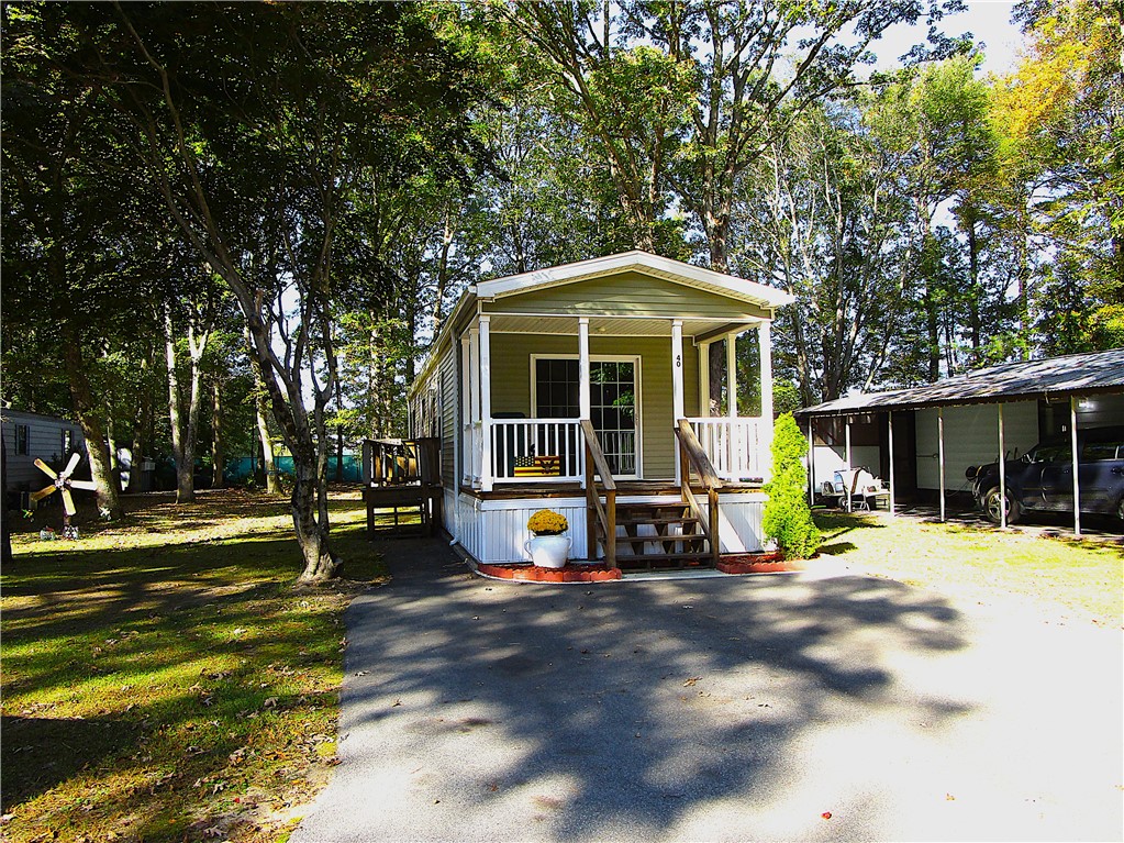 40 Leisure Way Coventry, RI 02816 - Photo 2 of 31