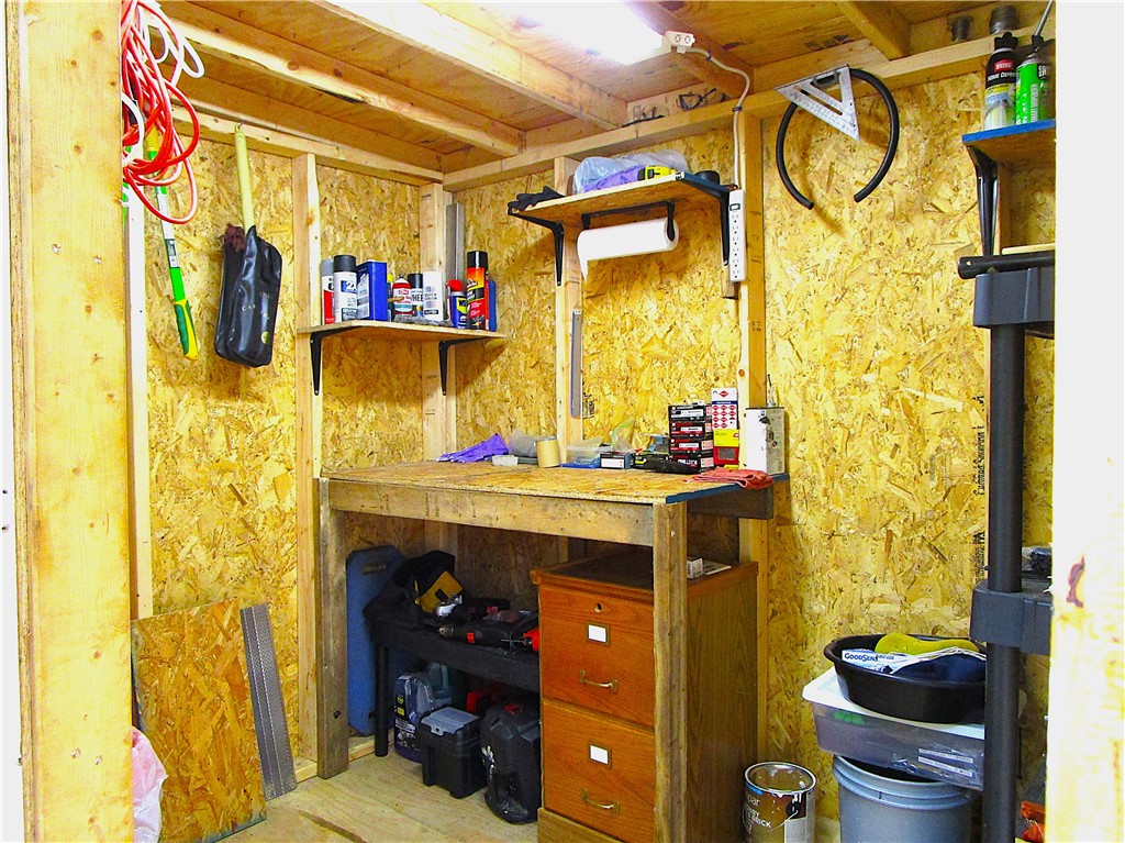 40 Leisure Way Coventry, RI 02816 - Photo 26 of 31 Shed/Workshop